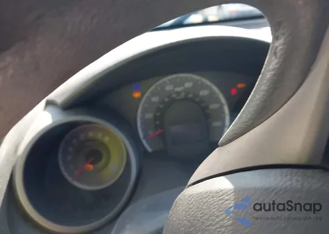 2010 Honda Fit z USA, uszkodzony, nr VIN JHMGE8H22AS010764